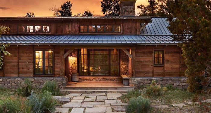 Features of decorating houses in Texas