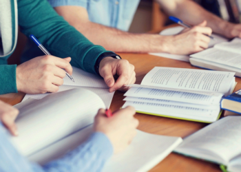 Заказать дипломную работу: преимущества, риски и этические соображения