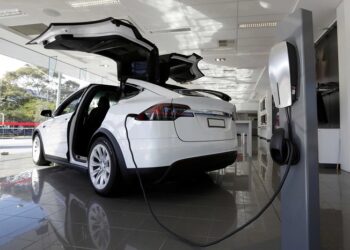 Есть ли минусы у электромобилей: 4 очевидных недостатка