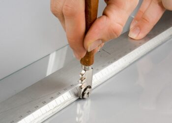 Работа со стеклом: как подобрать стеклорез