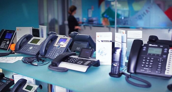 Features and advice from professionals on choosing telephone equipment