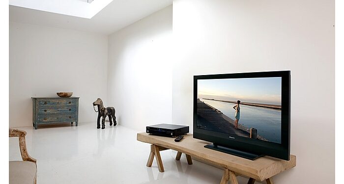 Телевизор для домашнего пользования: основные виды и критерии выбора