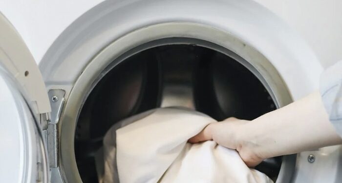 Cold wash vs hot wash: which one is destroying your clothes