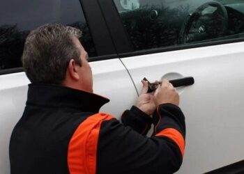 Requirements and modern technologies for opening cars for professionals and auto mechanics